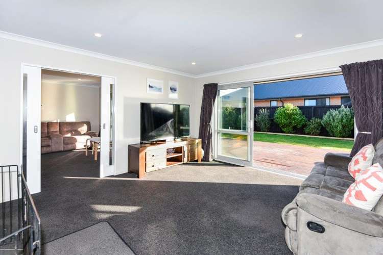 6 Dundee Close Darfield_7