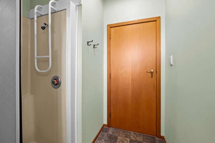 9 Churchill Avenue Allenton_11