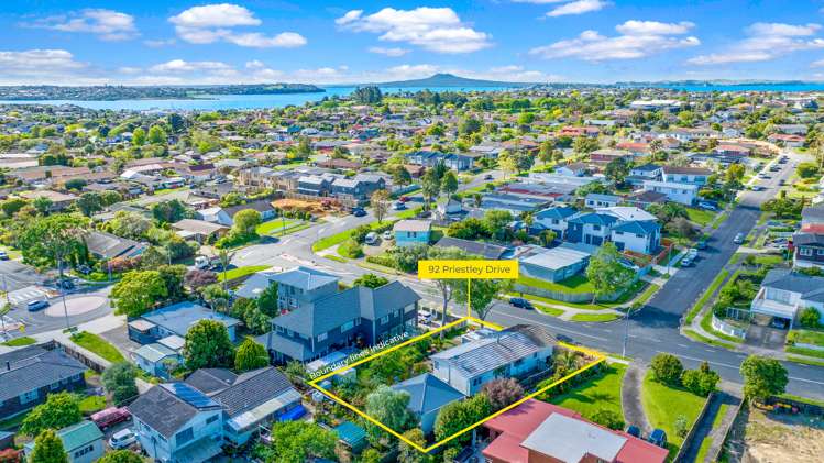 92 Priestley Drive_5