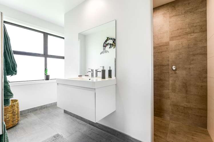 2 Alan Livingston Drive Cambridge_12