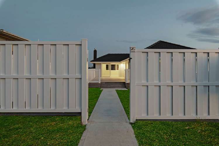 117 Tirimoana Road Te Atatu South_17