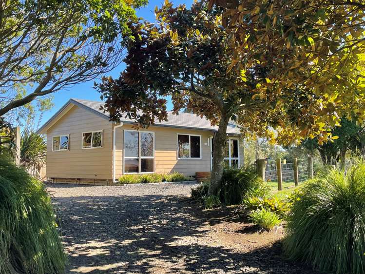 499 Clark and Denize Road_2
