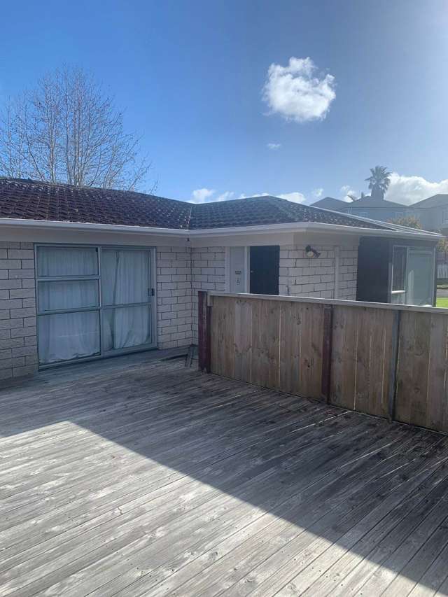 1/17 Hedge Row Sunnyhills_1