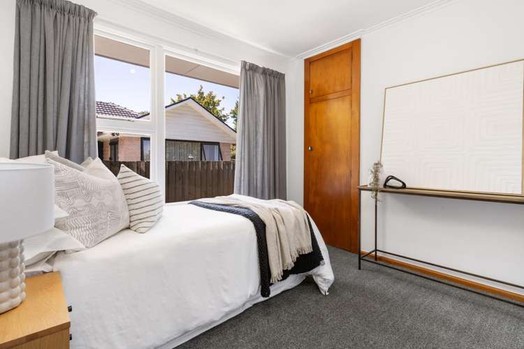 55 Woodbury Street Russley_17