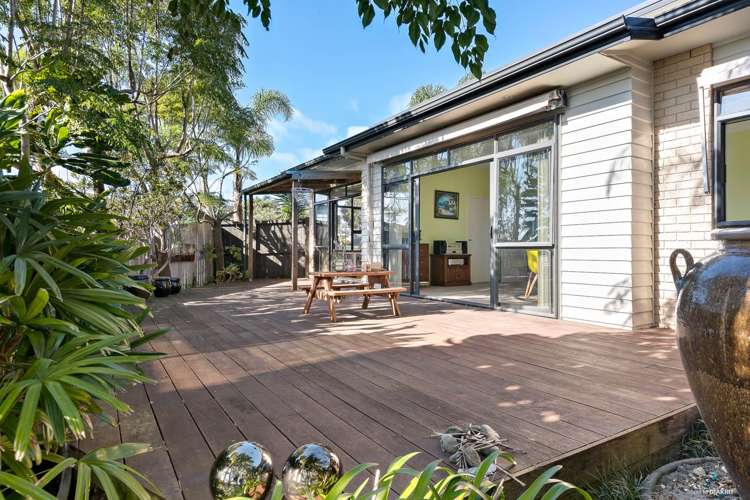 51 Pine Harbour Parade Beachlands_2