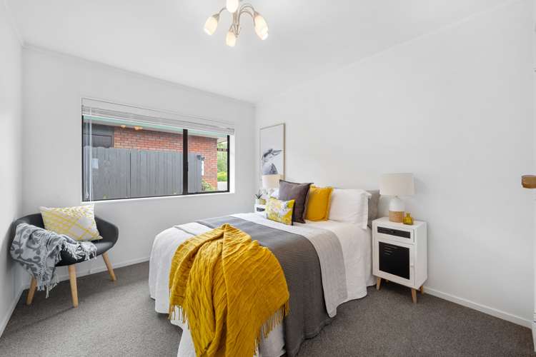 2/98 Mirrabooka Avenue Botany Downs_11