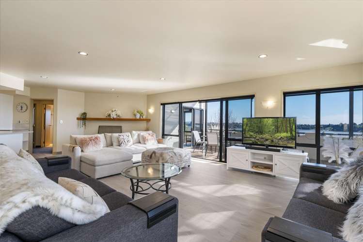 8 Lorrigan Way Welcome Bay_4