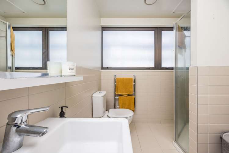 601/18 Beach Road Auckland Central_16