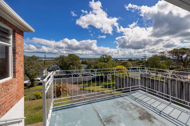 16 Hadfield Avenue Waterview Auckland City Houses for Sale One Roof