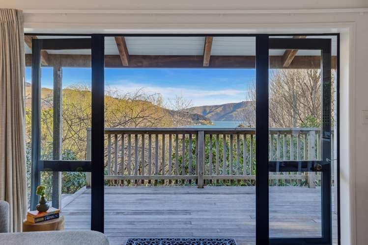 6888E Christchurch Akaroa Road Takamatua_7