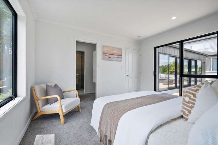 20 Baulcomb Parade Windsor Park_18