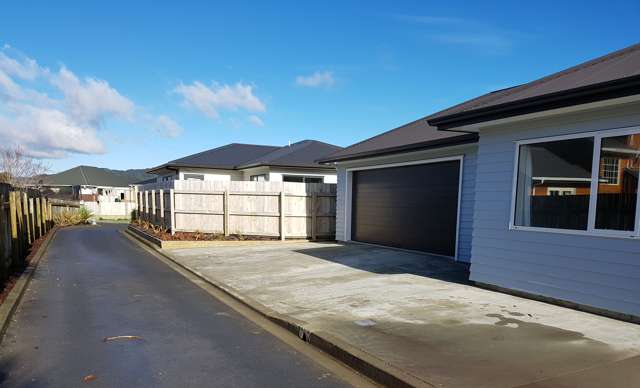 31b Grimsby Grove Wainuiomata_2