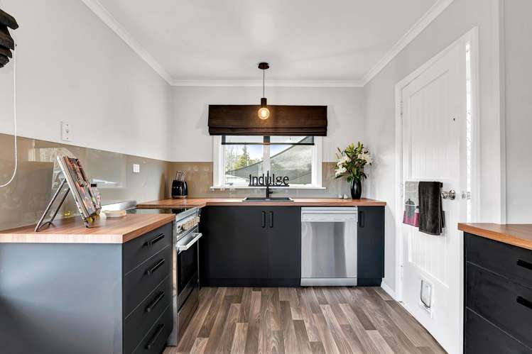 98 Brecon Road Stratford_4