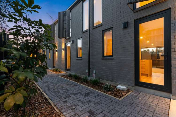 4-8/7 Grove Road Addington_14