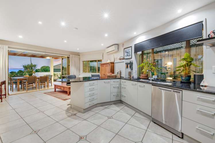 13 Joydon Place Stanmore Bay_6