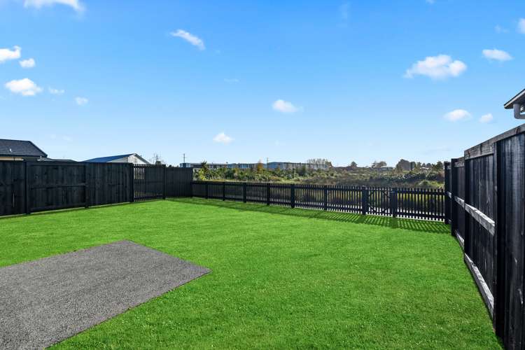 55 Probert Crescent Chartwell_13