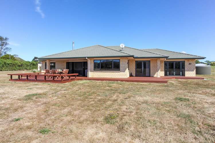 1898 Miranda Road Mangatangi_1