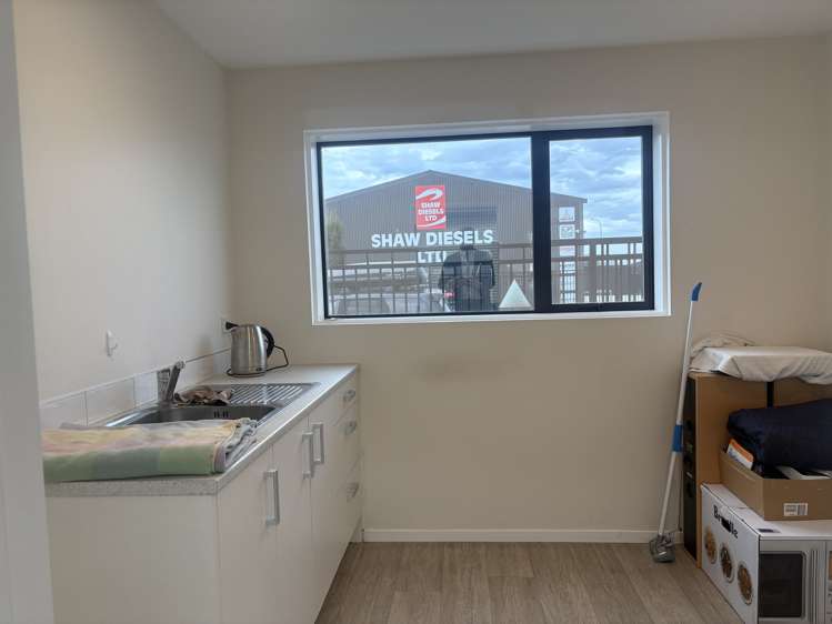 14 Bowmaker Woodend_15