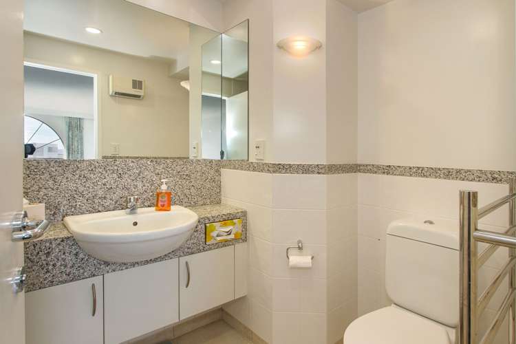 10c/100 Greys Avenue Auckland Central_11