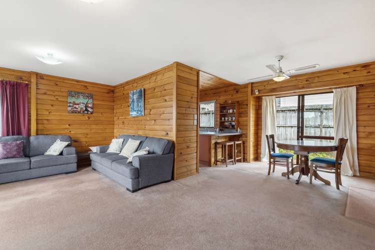 2/96 Verbena Road Birkdale_4