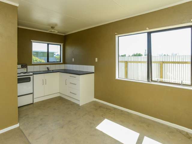 10 Holmes Place Flaxmere_4