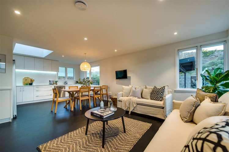 29 Main Road Redcliffs_30