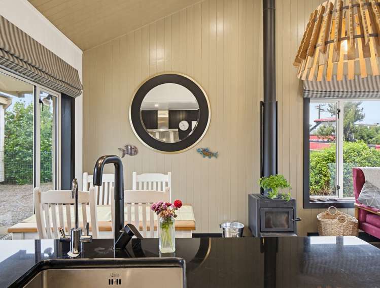 8 Island Terrace Motunau_23