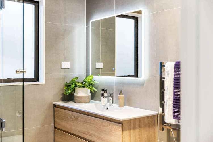 1/135 Lancaster Road Beach Haven_21