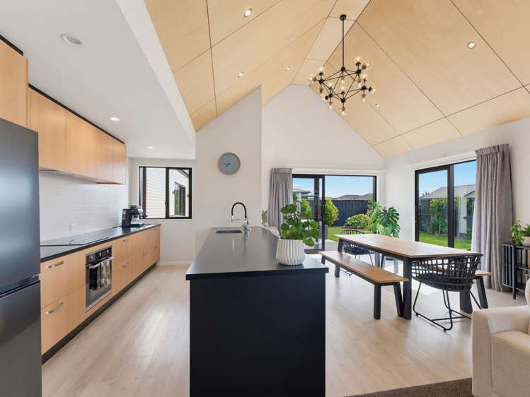 22 Longcot Drive_2