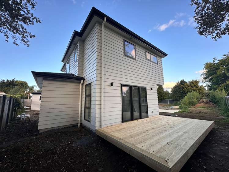 2/33A Edmund Hillary Avenue Papakura_3