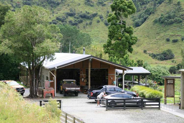 544 Mohakatino Road Mokau_13