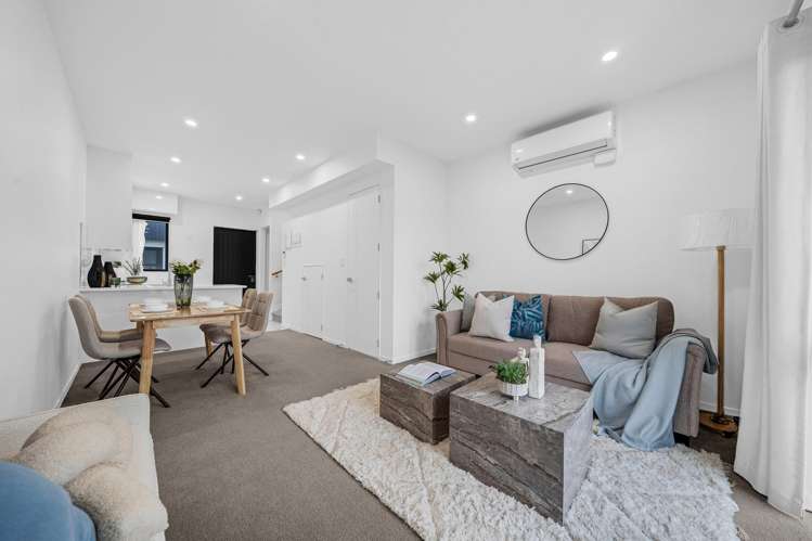 2/112 Moore Street_3