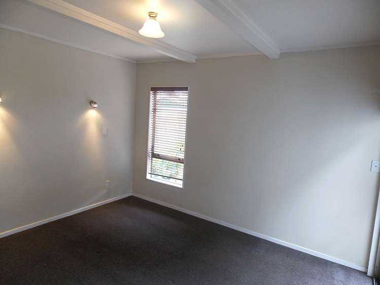 2/61 Clevedon Road Papakura_6