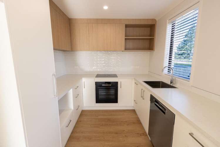 2/8 London Lane 11373_6