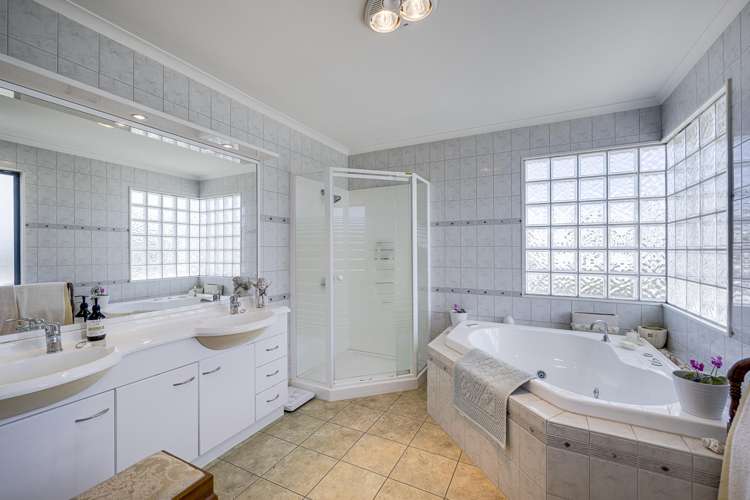 24 The Esplanade Westshore_11