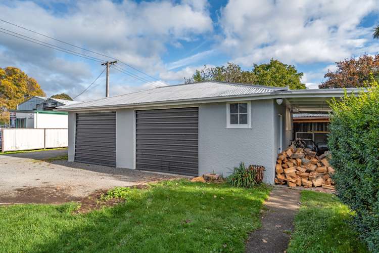 223 High Street North Carterton_19