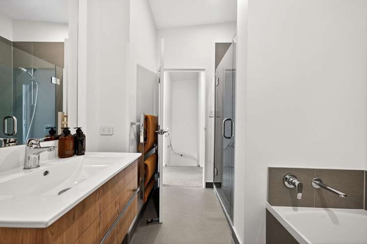 7/4 Glen Atkinson Street St Heliers_13