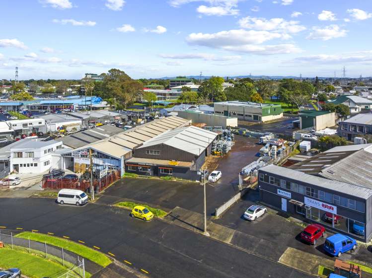 10 Lovegrove Crescent Otara_12