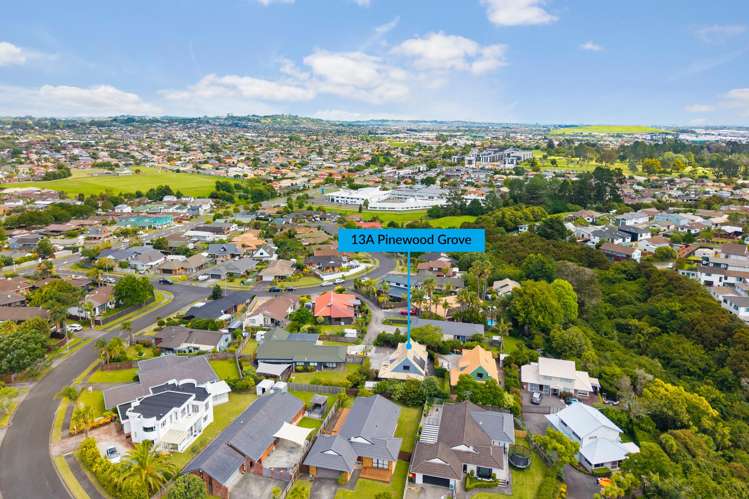 13a Pinewood Grove Botany Downs_31