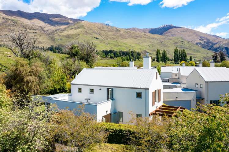 7 Meadowbrook Place Wanaka_1