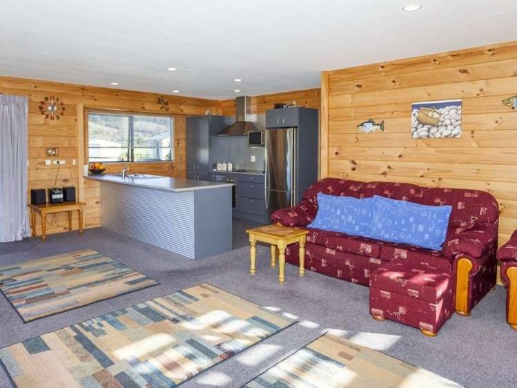 10 Hawk Hill Crescent Cooks Beach_15