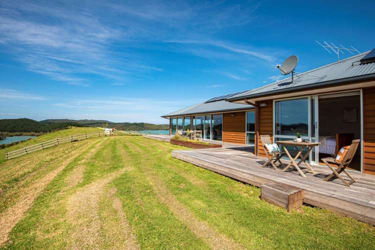 9 Whangaruru Wharf Road Whangaruru_24