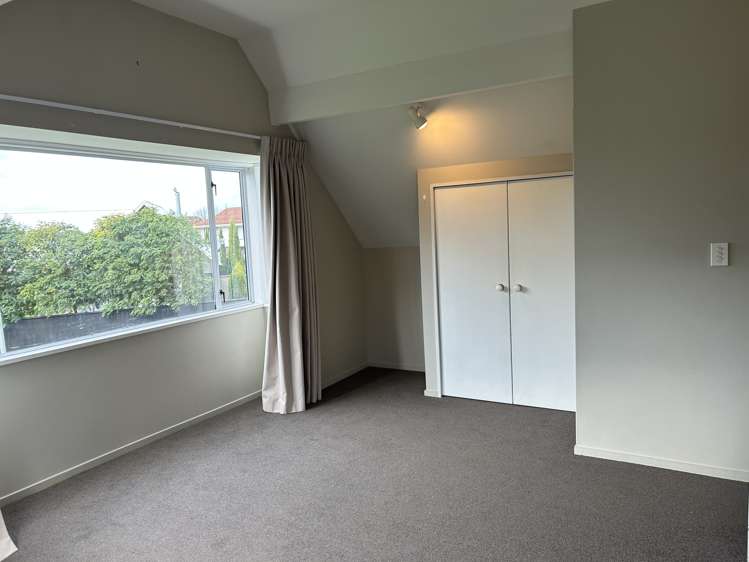 77 Regency Crescent Redwood_14