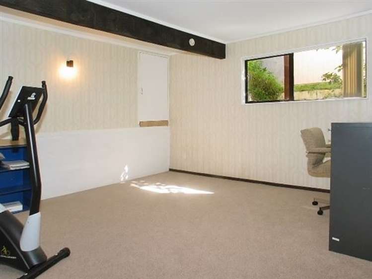 28 Peterhouse Street Tawa_13