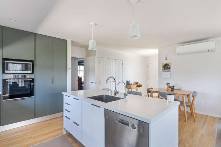 6 Toutouwai Lane Inglewood_7