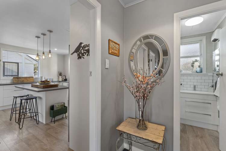 21 Avro Crescent Hornby_11