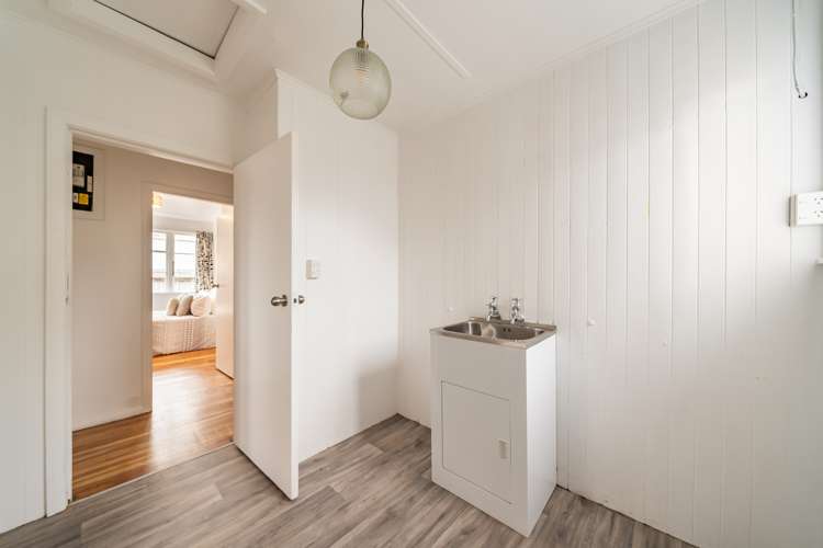 66 Strand Crescent Naenae_18