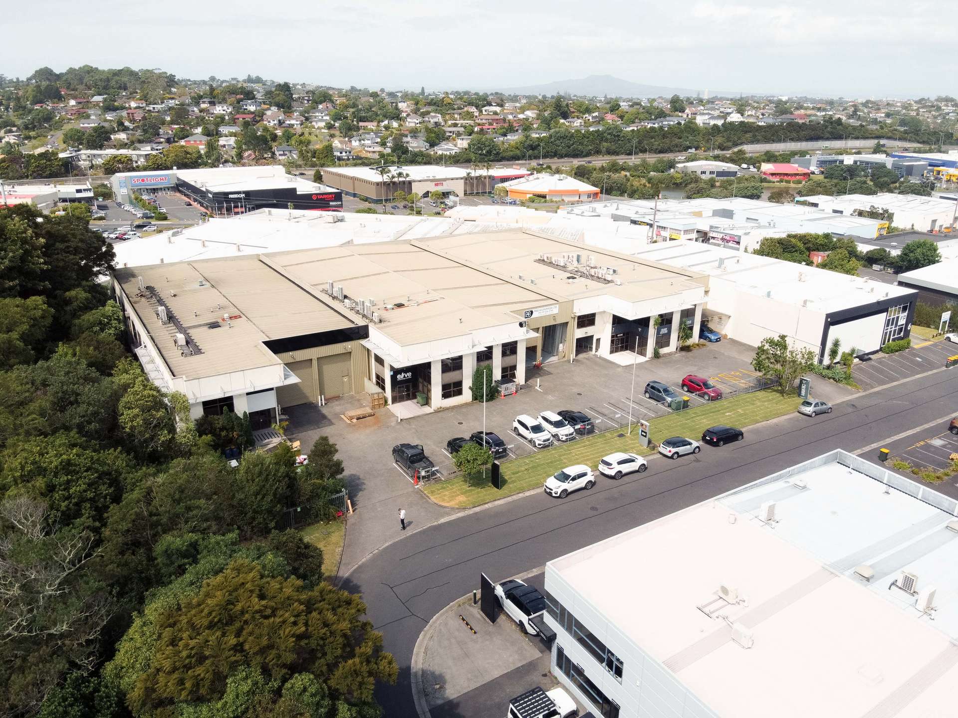 Unit 1(A)/7-8 Target Court Wairau Valley_0