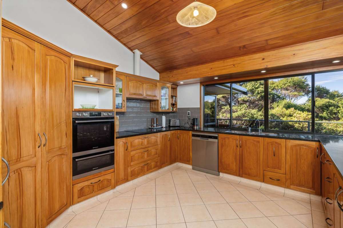 1 Bush Point Road_1