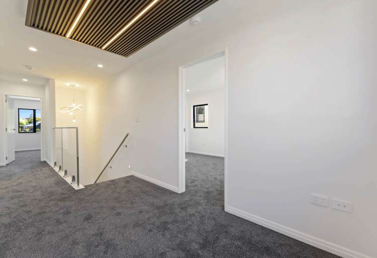 2 & 3/142 Great South Road Manurewa_11